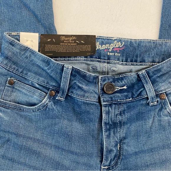 NWT Wrangler TALL Jeans Retro Light Blue Wash Mae Wide Leg Boot Cut 5 x 36" Long - Picture 4 of 6